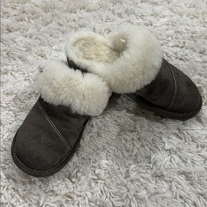 nuknuuk Cozy Shearling Lined Slip-On Slippers - Grey & Cream
